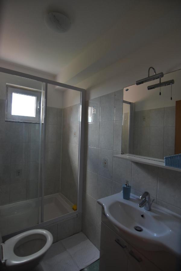 שיבניק Apartman Luce מראה חיצוני תמונה