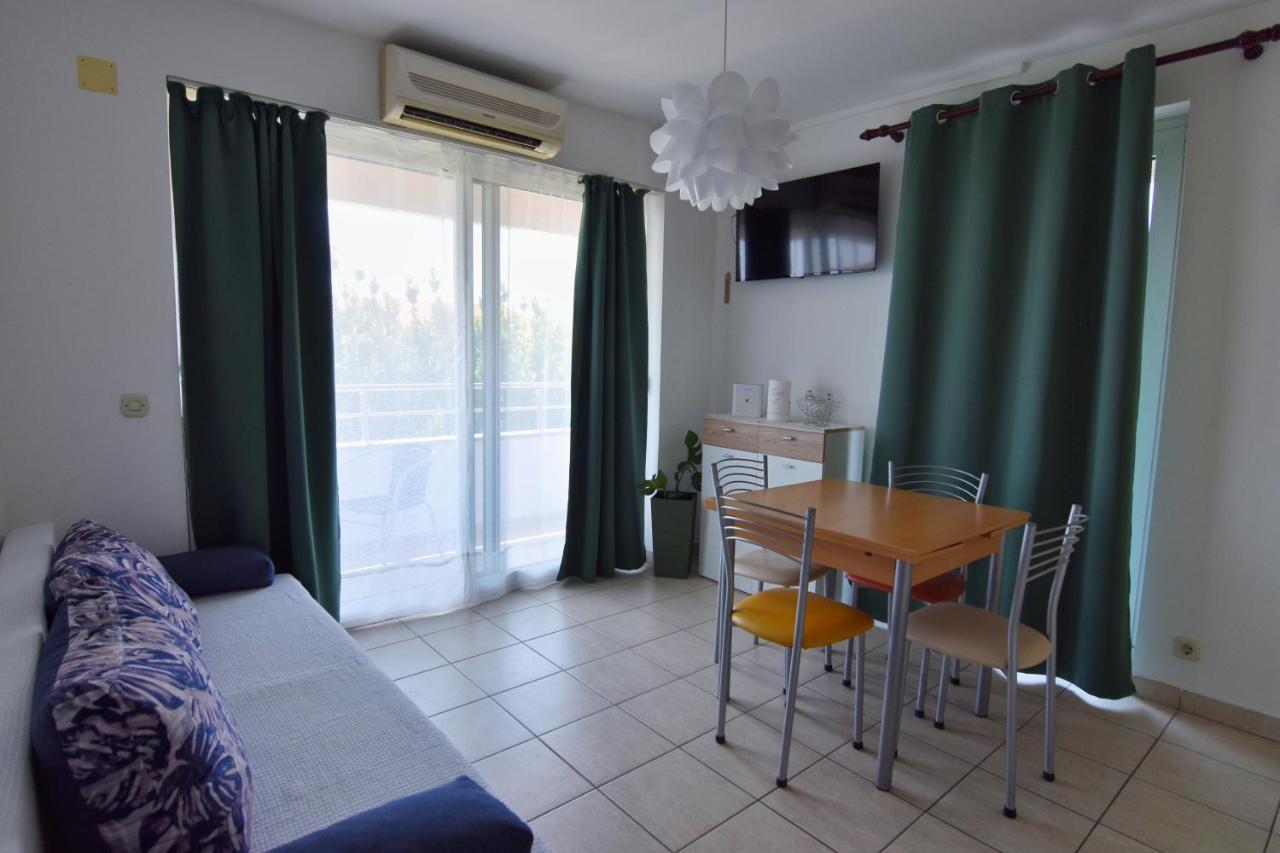 שיבניק Apartman Luce מראה חיצוני תמונה